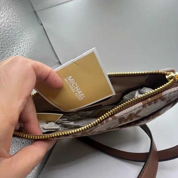 Michael Kors Crossbody NWT - Picture 6 of 9